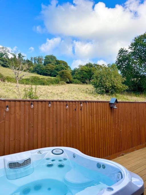 Countryside Converted Barn With Hot Tub Newton Abbot Exteriör bild